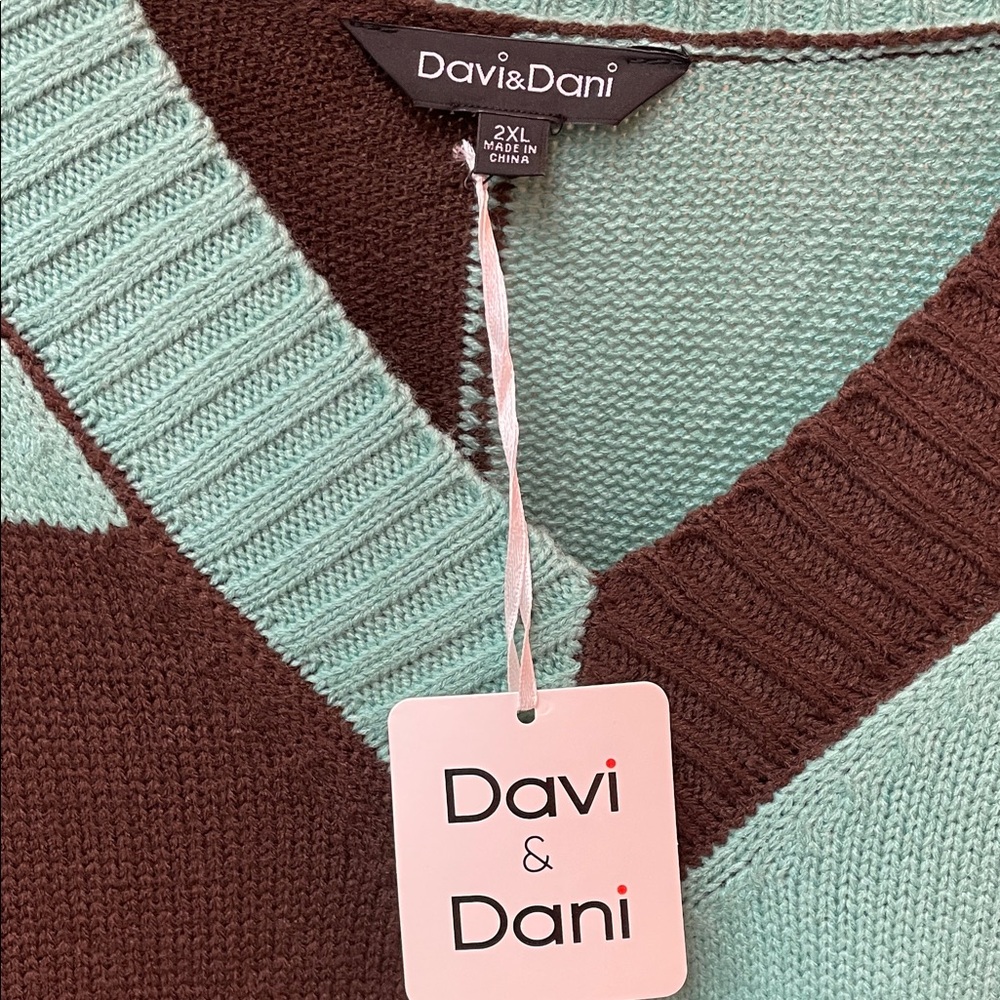 DAVI & DANI V-Neck Sweater in Teal and Brown - Picture 2 of 8